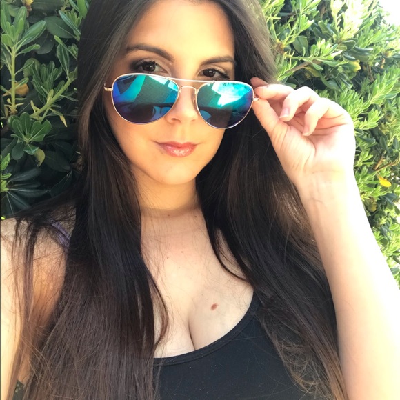 Blue Mirrored Aviator Sunglasses - Picture 7 of 8